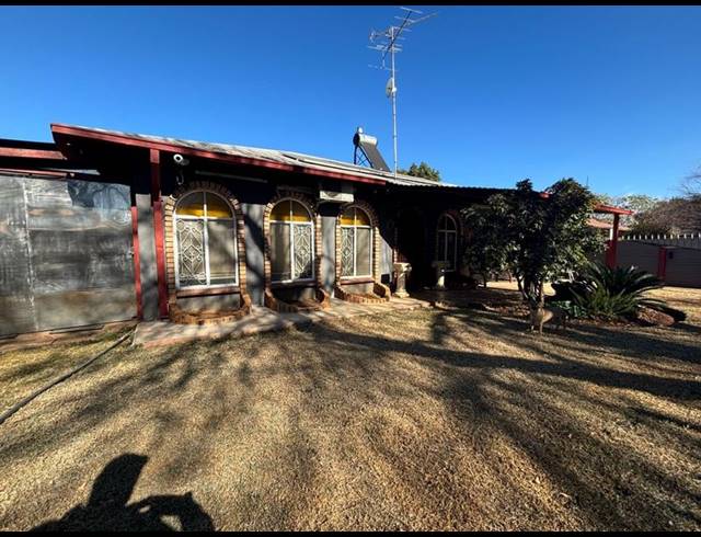 4 BEDROOM HOUSE FOR SALE IN VANDERBIJLPARK CW 1